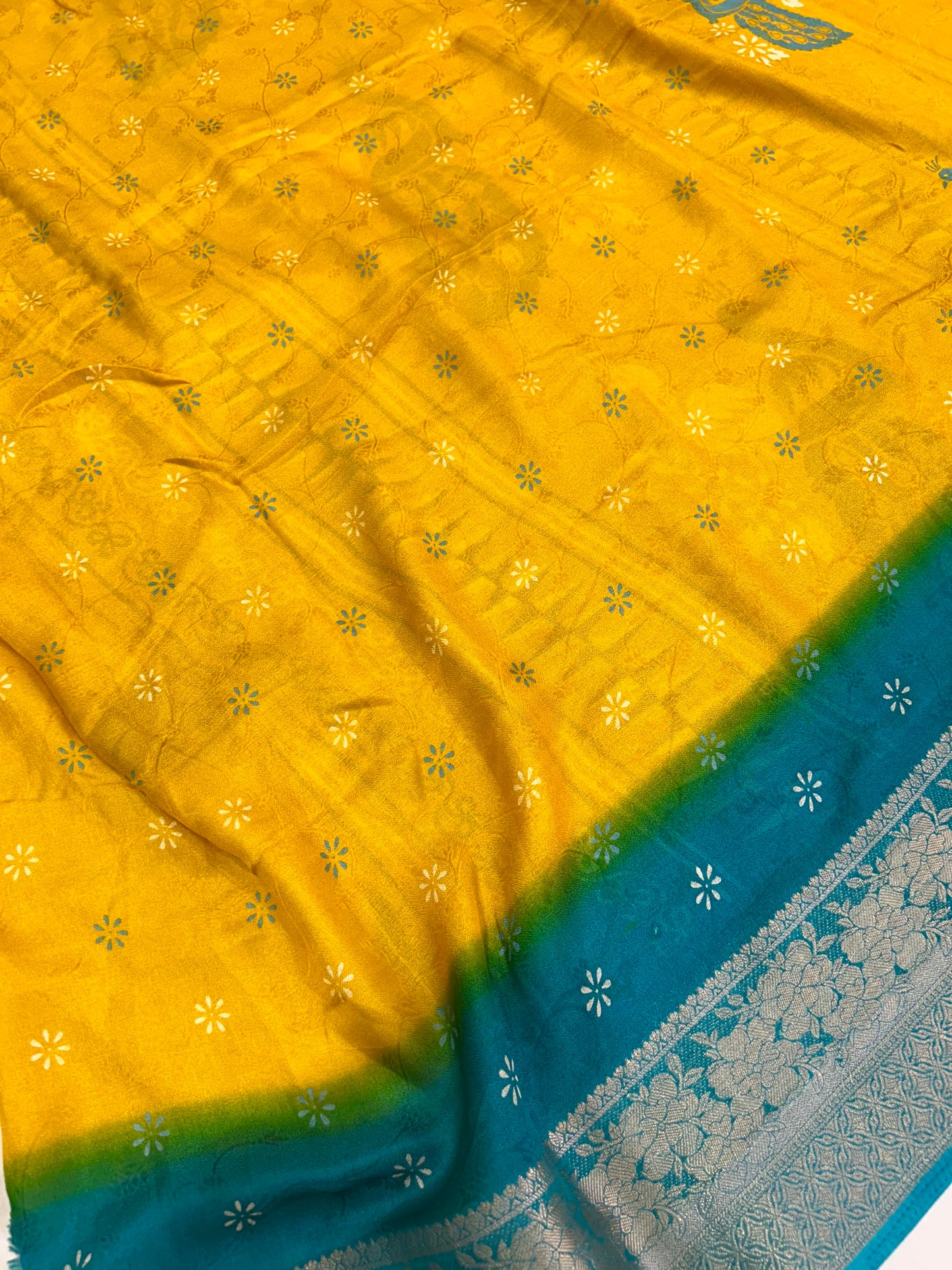 Sundhar Haldi Saree