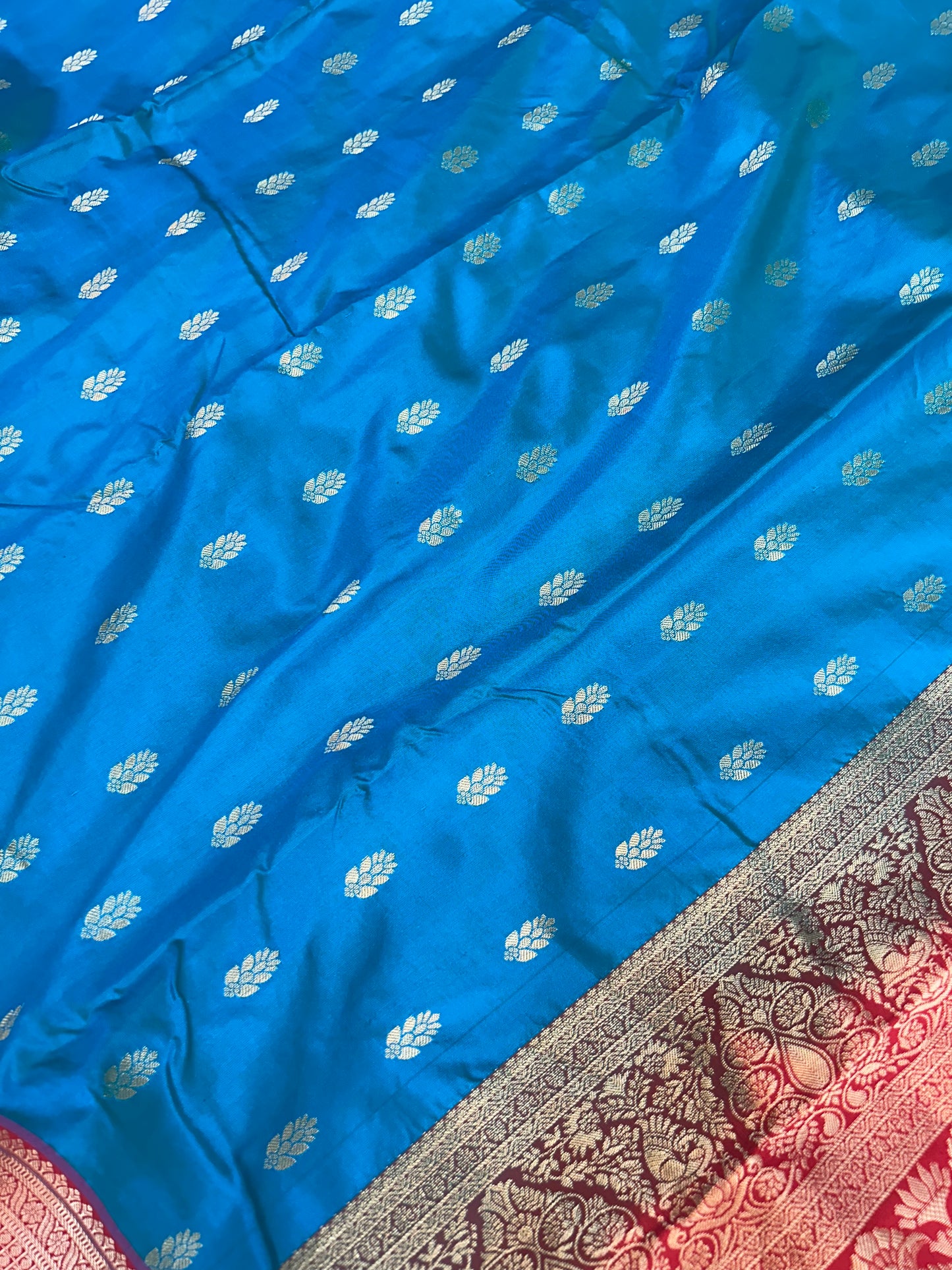 Kanjivaram Kasturi Butta