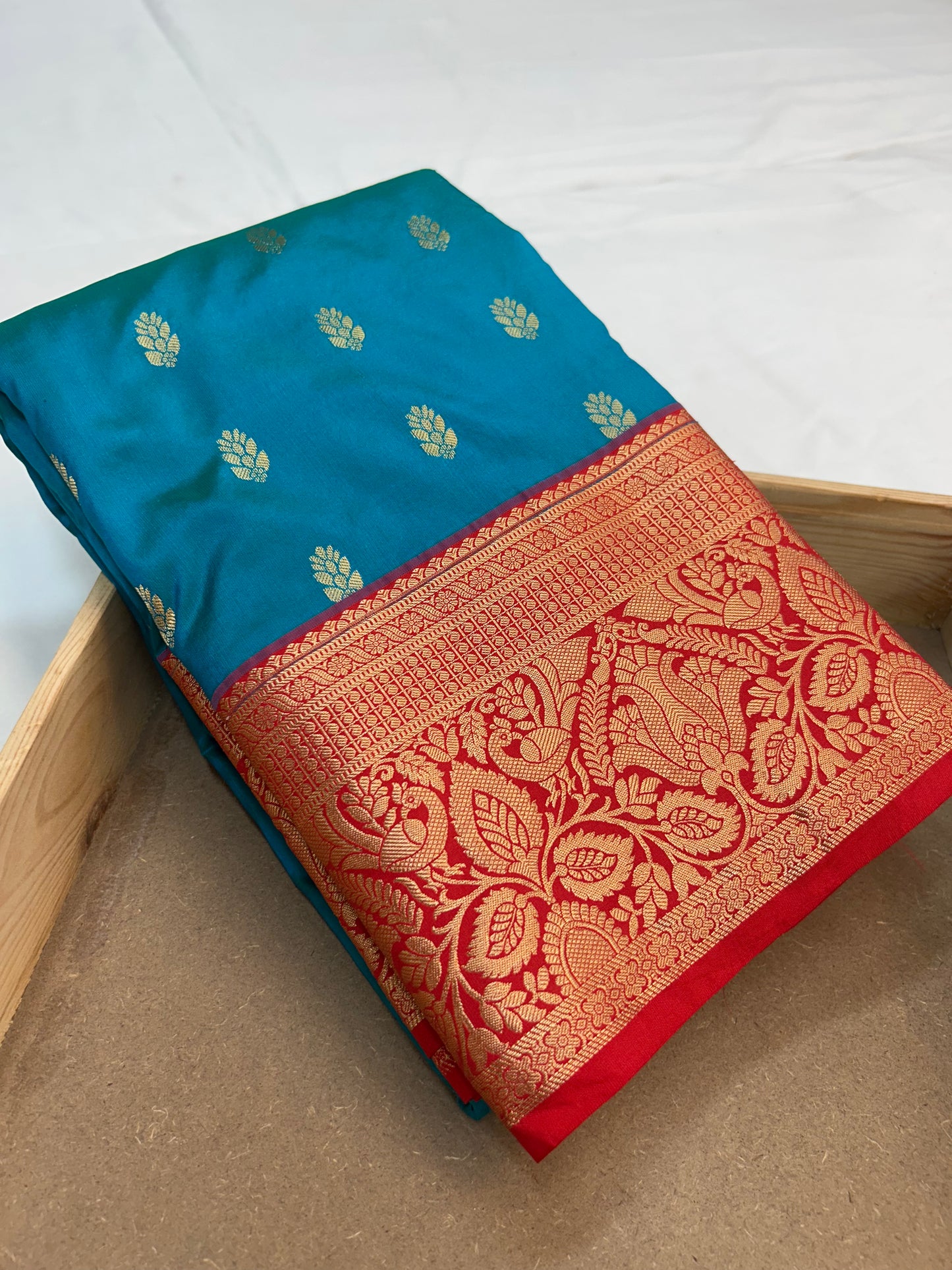 Kanjivaram Kasturi Butta