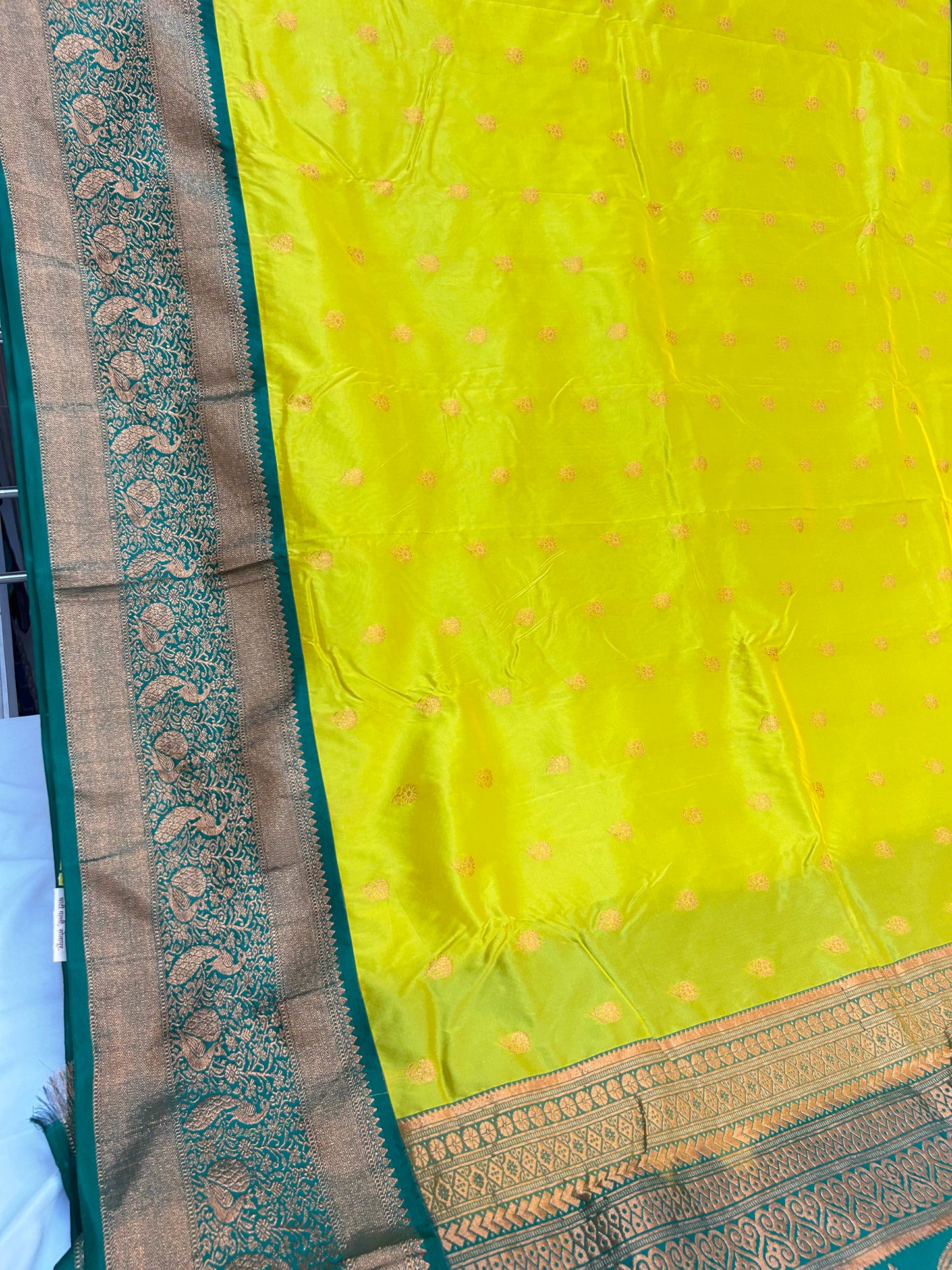 Kanjivaram Contrast border.