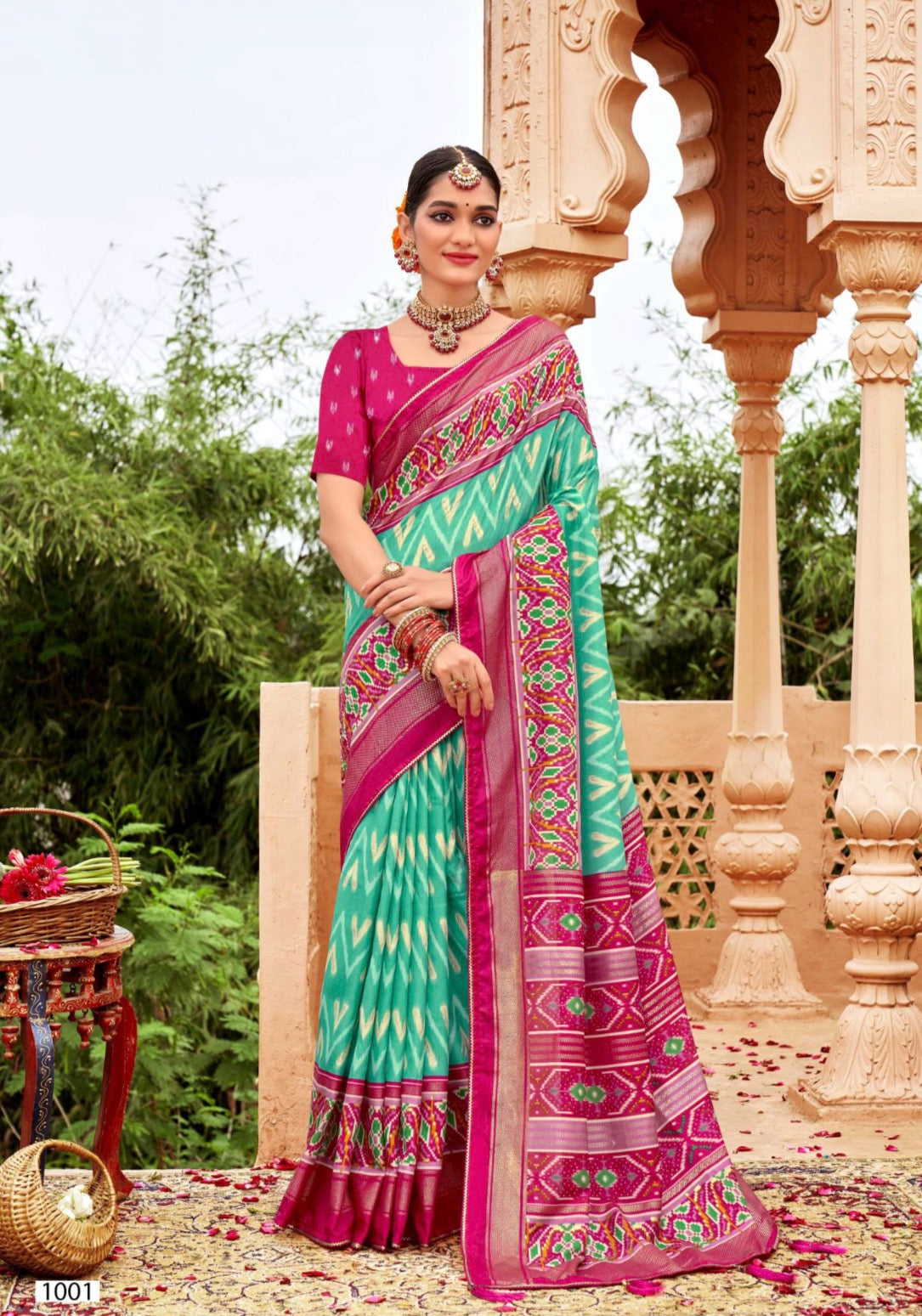 Leheriya With Patola Designe