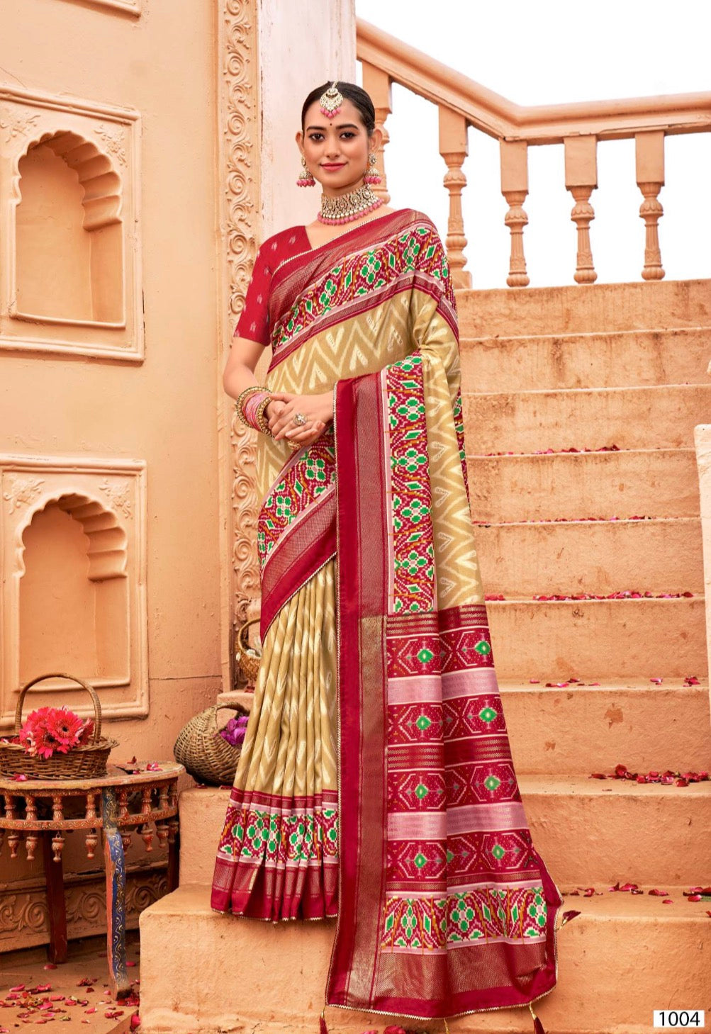 Leheriya With Patola Designe