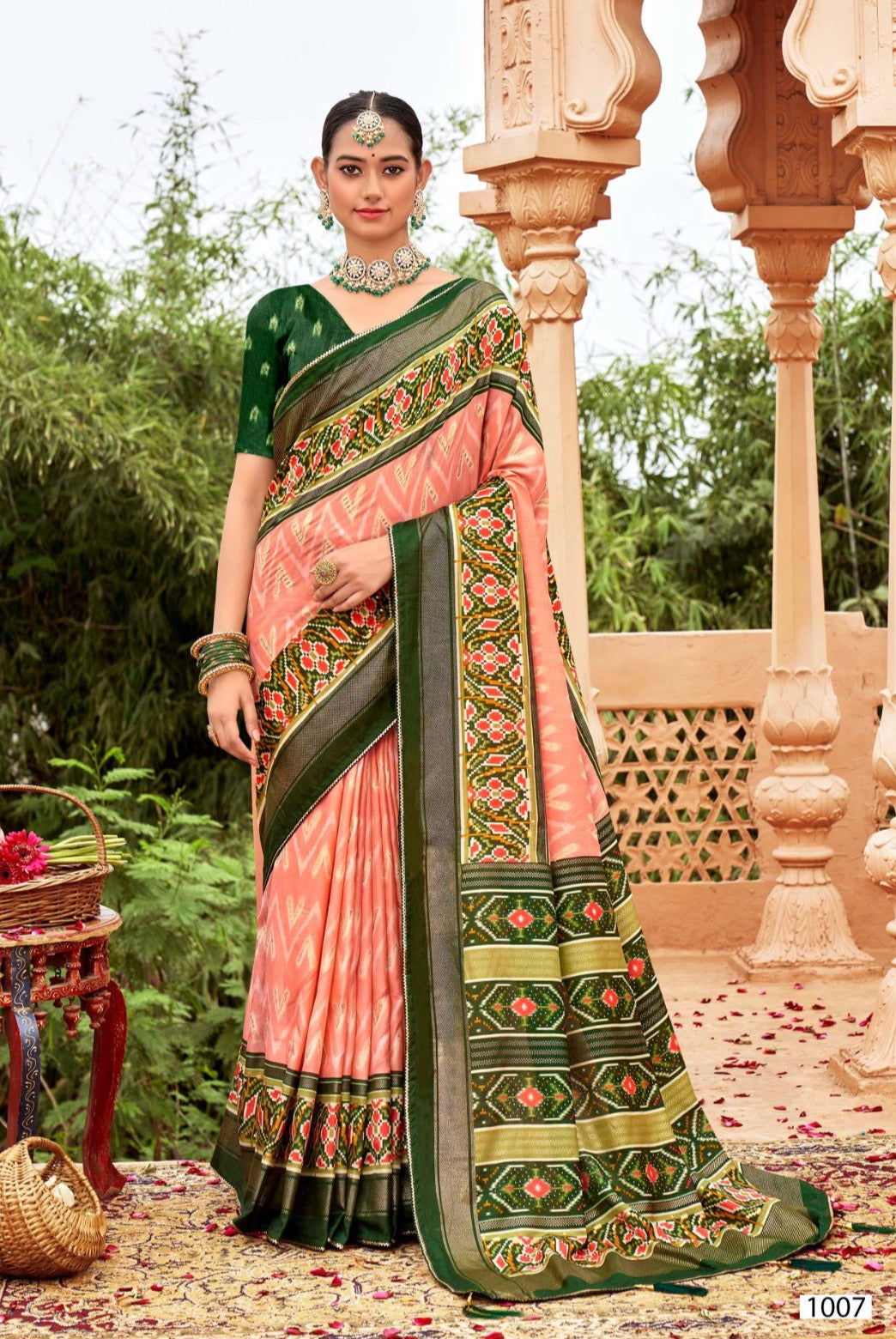 Leheriya With Patola Designe